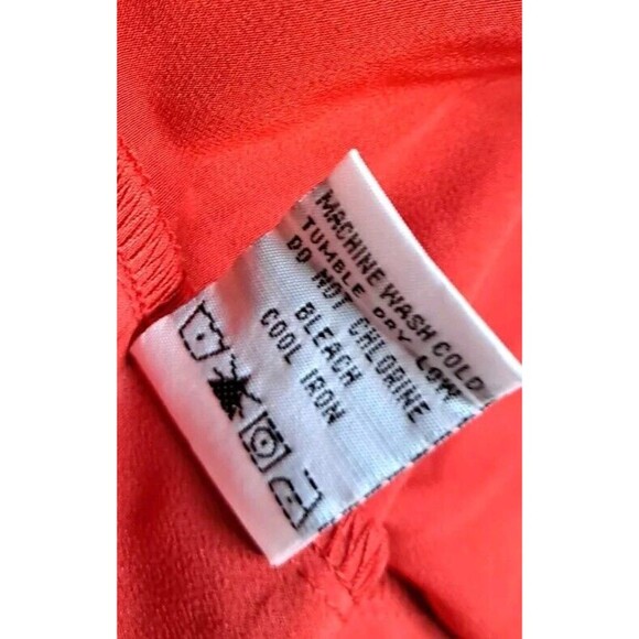 AFFINITY APPAREL Dressy Top Women’s 5XL Red Pleated Blouse Zip Back Gold Buttons - Picture 8 of 8